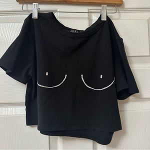 Cropped ‘boob’ graphic tee